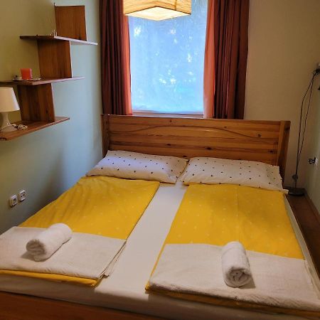 Lara Apartman Debrecen Eksteriør bilde