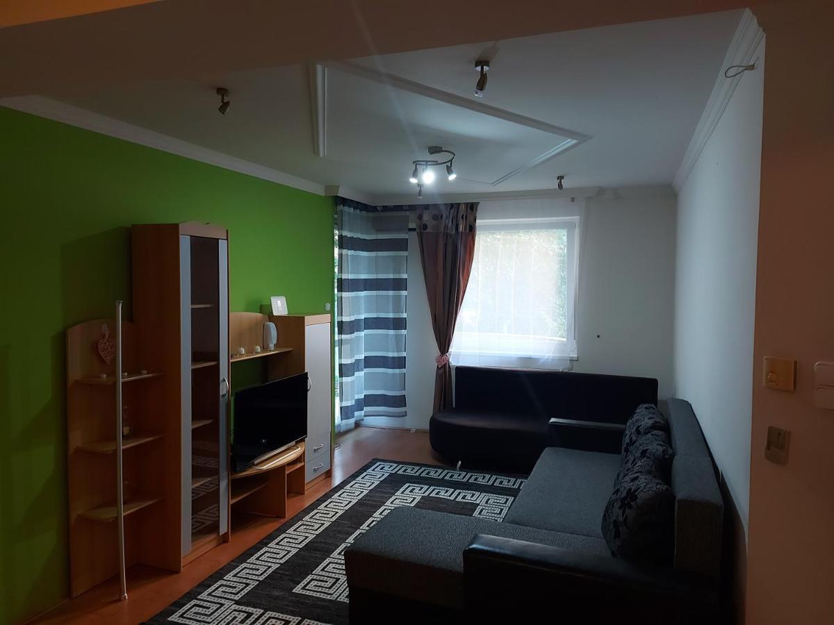 Lara Apartman Debrecen Eksteriør bilde