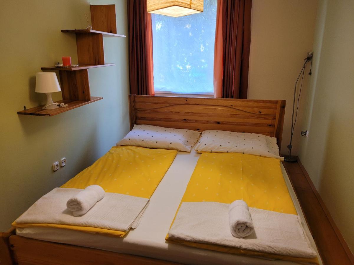 Lara Apartman Debrecen Eksteriør bilde