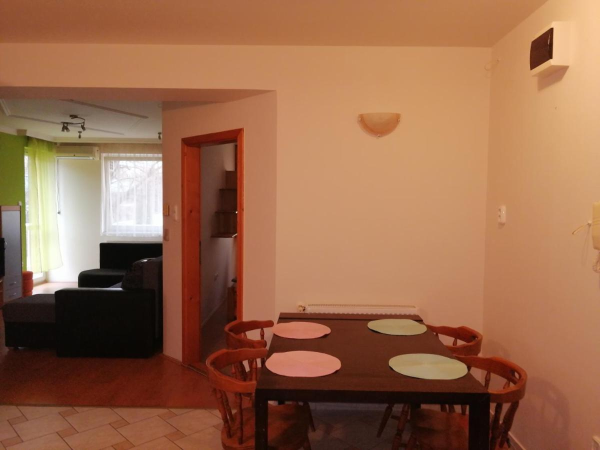 Lara Apartman Debrecen Eksteriør bilde